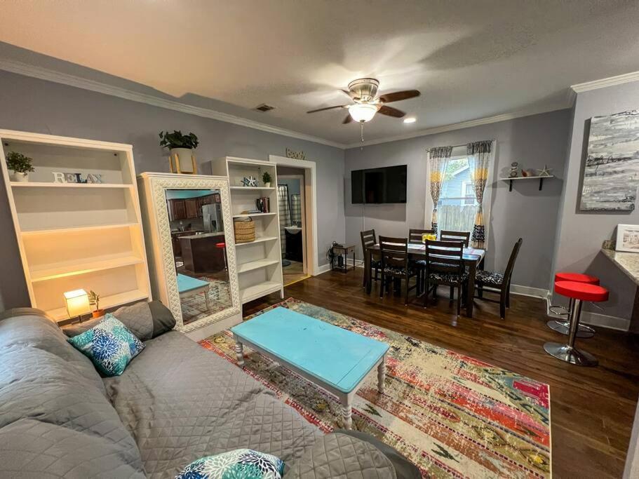 Villa Historic Coastal Haven- Pet Friendly Fast Wi-Fi à Norfolk Extérieur photo