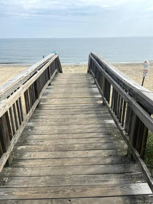 Villa Historic Coastal Haven- Pet Friendly Fast Wi-Fi à Norfolk Extérieur photo